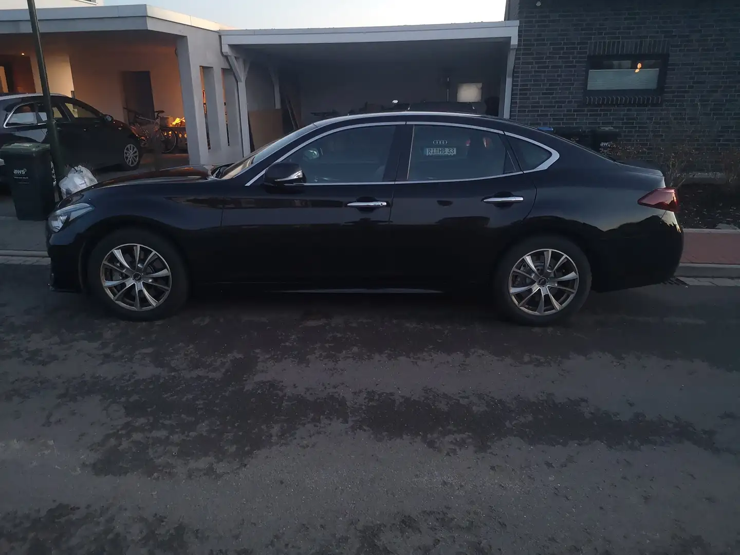 Infiniti Q70 Q70 2.2d Sport Negru - 2