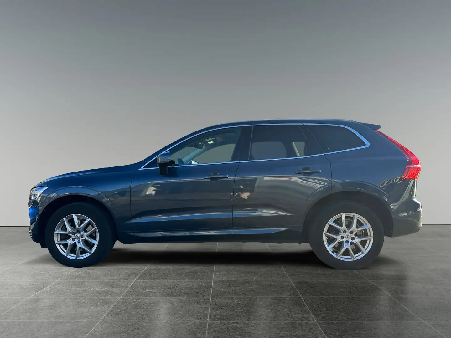 Volvo XC60 B4 Momentum Pro AWD Geartronic   8-fach bereift! Blau - 2