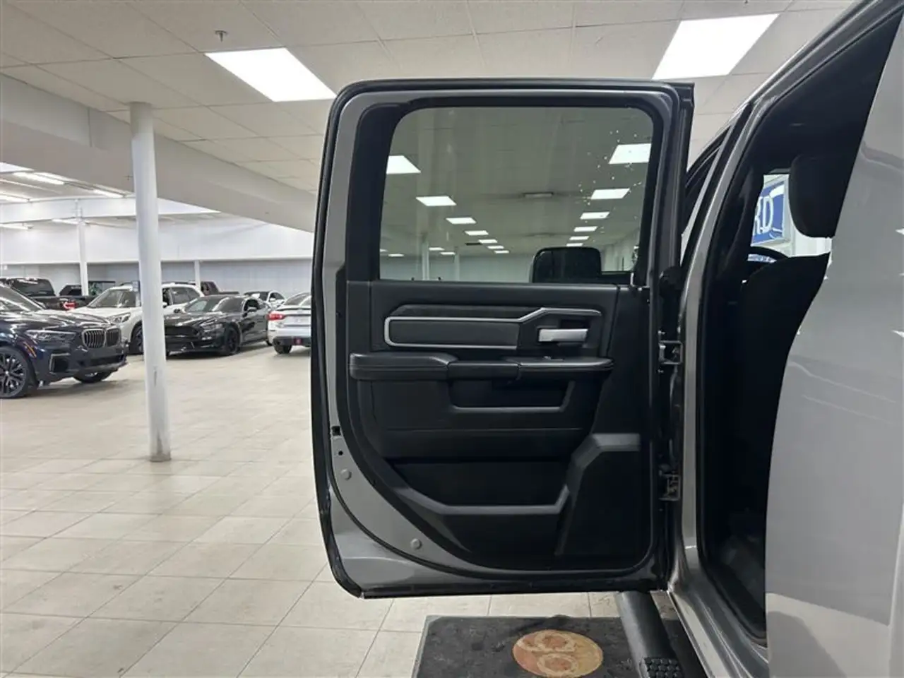 RAM 2500 снимка RAM 2500
