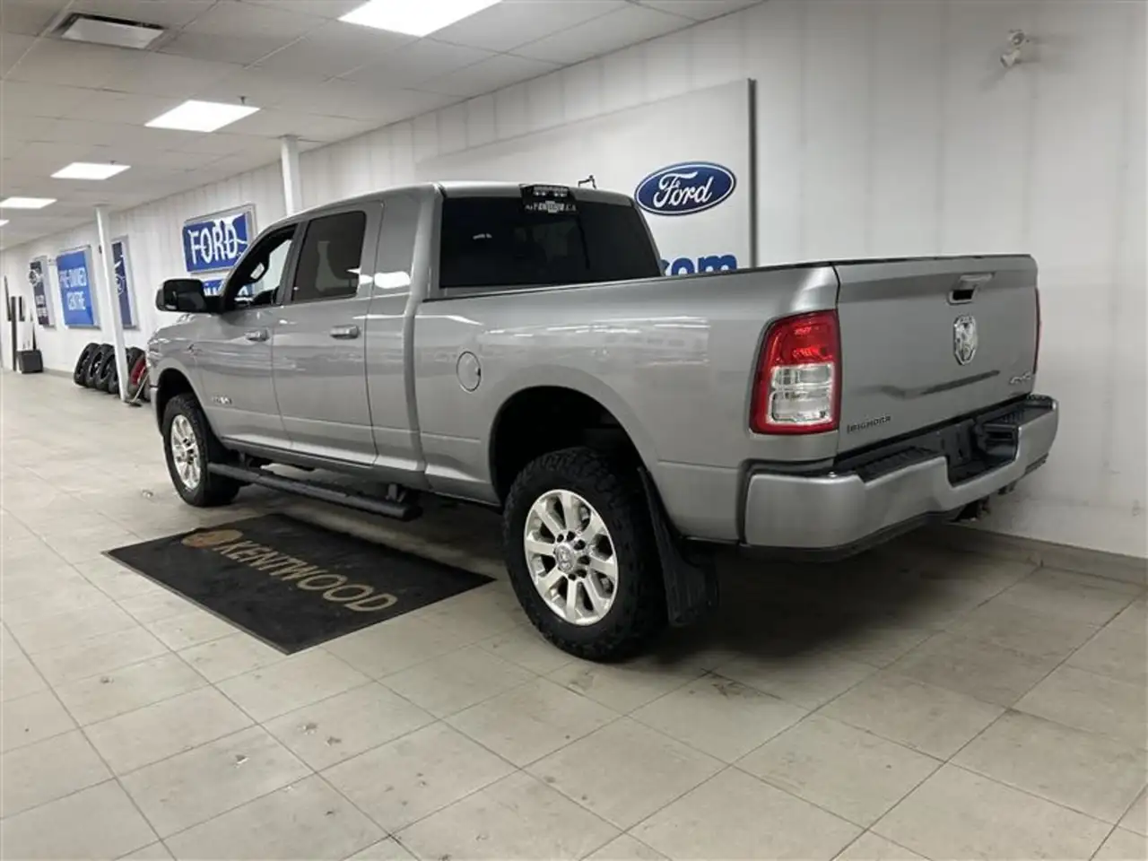 RAM 2500 снимка RAM 2500