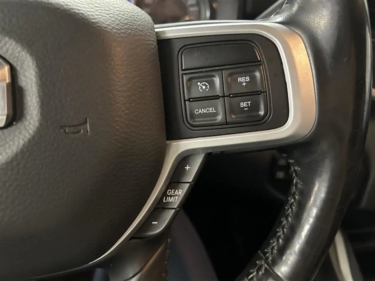 RAM 2500 снимка RAM 2500