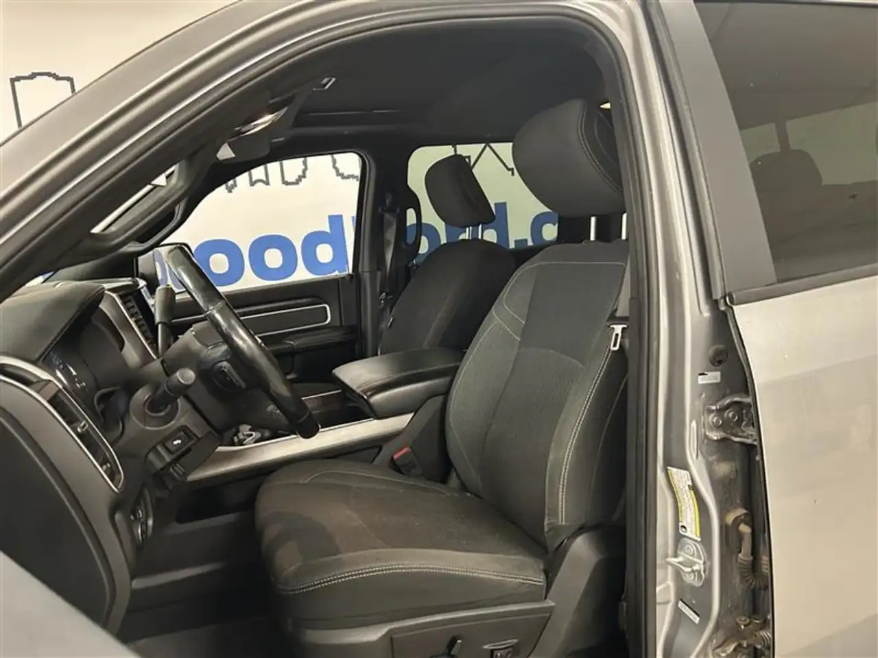 RAM 2500 снимка RAM 2500