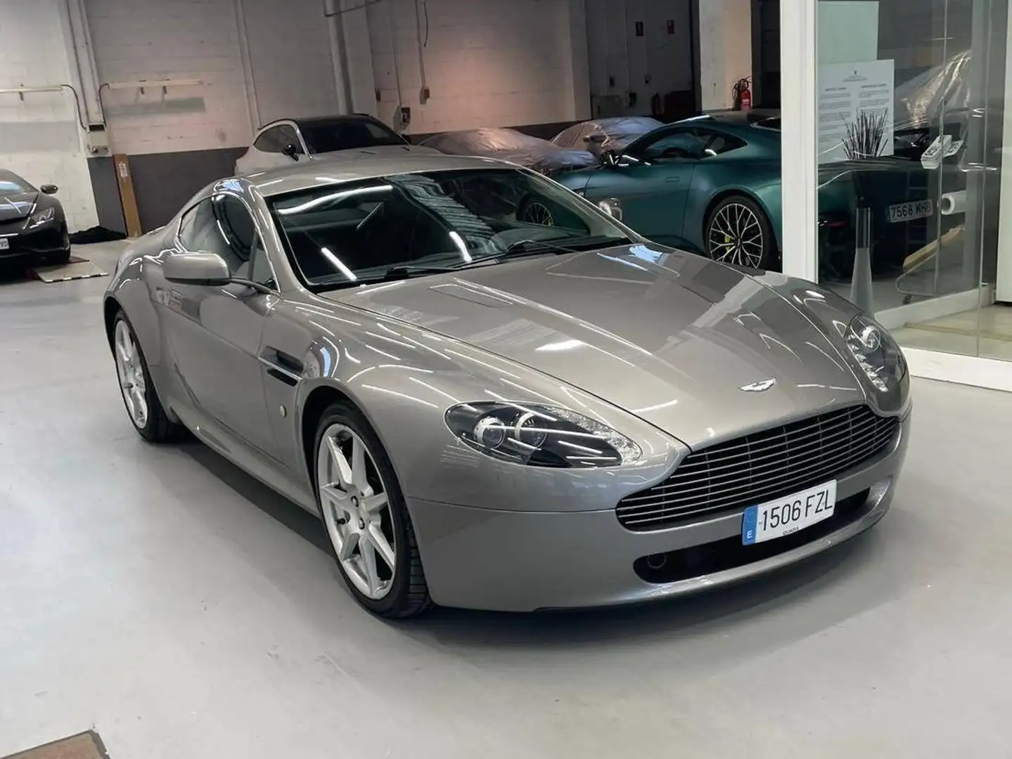 Aston Martin Vantage Vantage Gris - 2