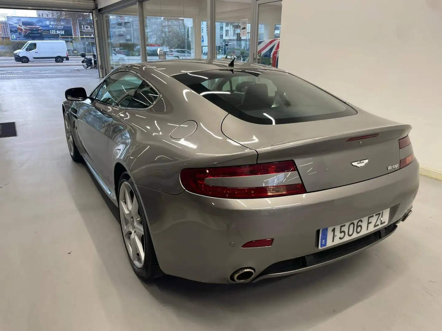 Aston Martin Vantage Vantage Gris - 1