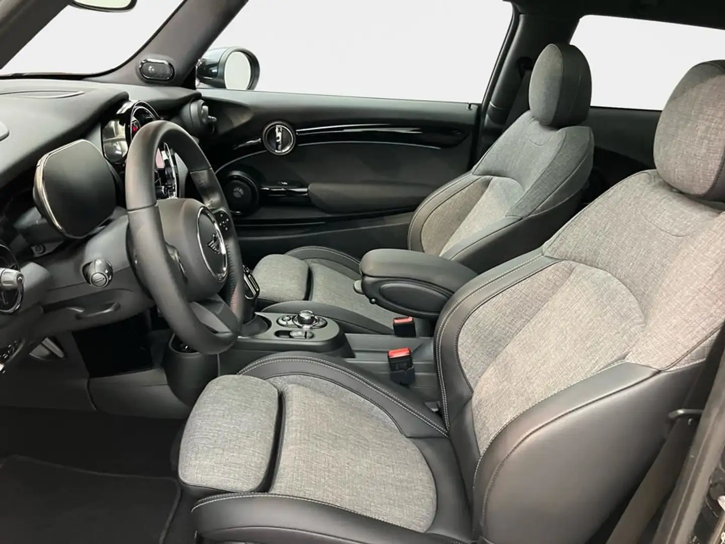 MINI Cooper SE Classic Trim Schwarz - 1