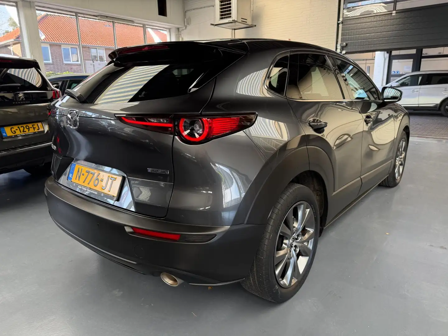 Mazda CX-30 2.0 e-SkyActiv-X M Hybrid Luxury |Head up display Grijs - 2