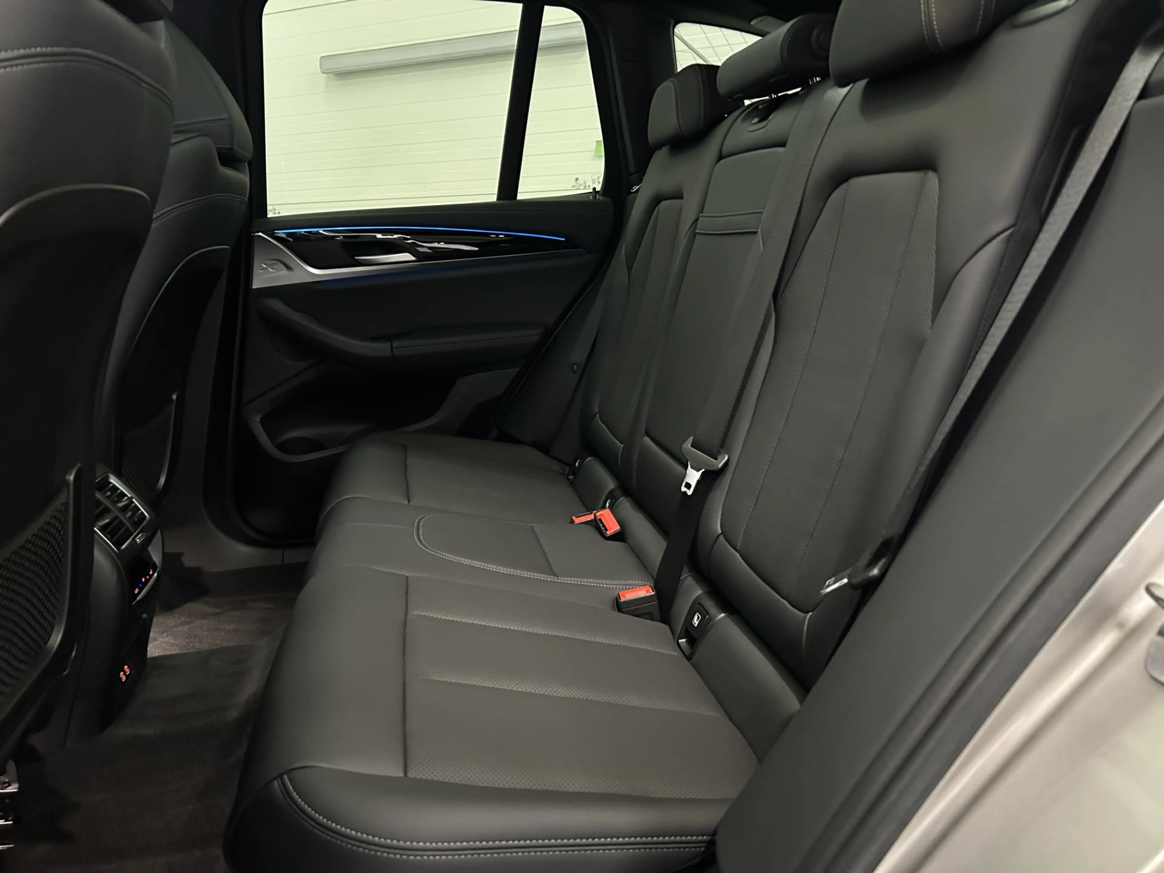 BMW iX3 *Inspiring* — photo 14