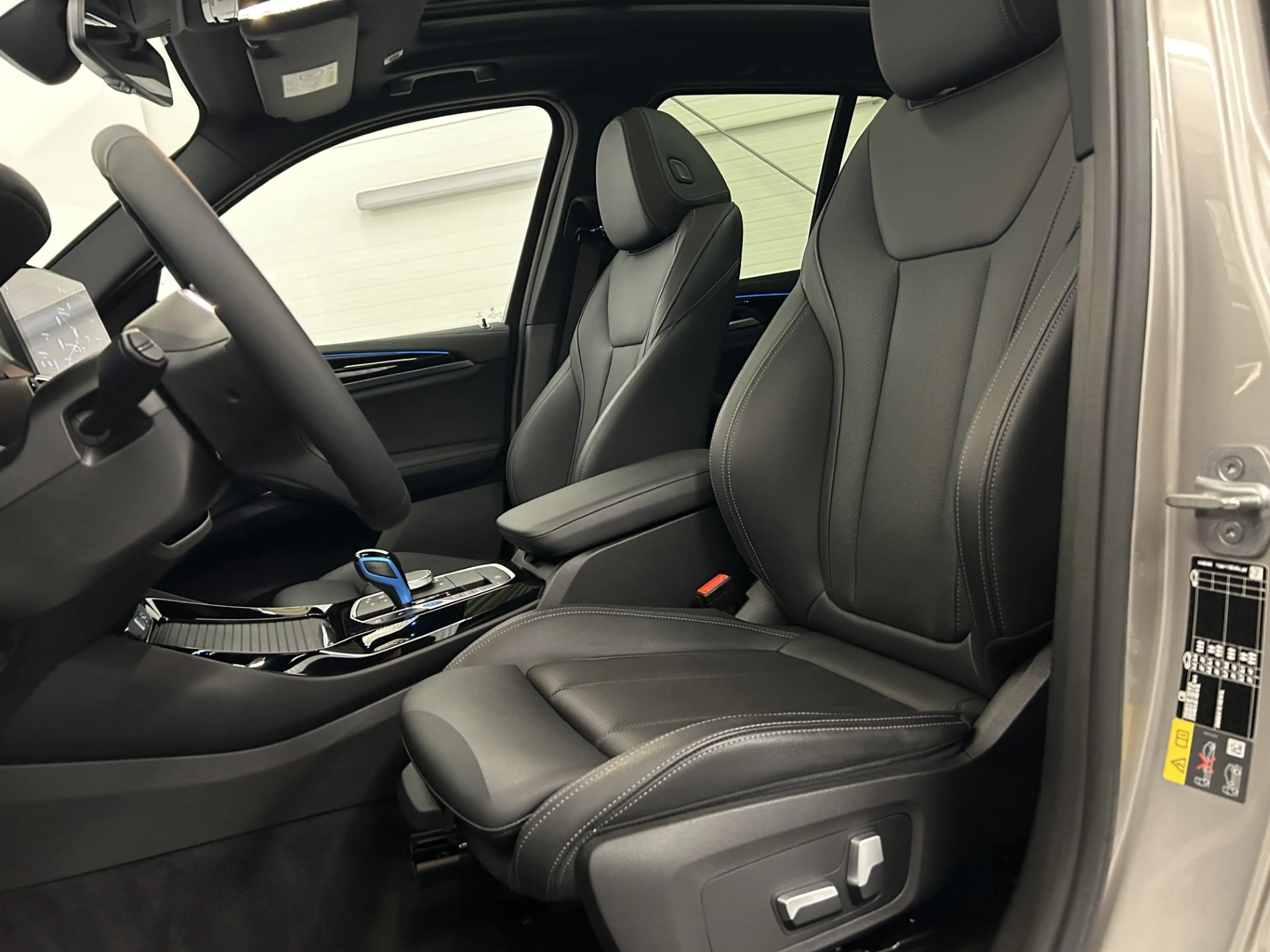BMW iX3 *Inspiring* — photo 13