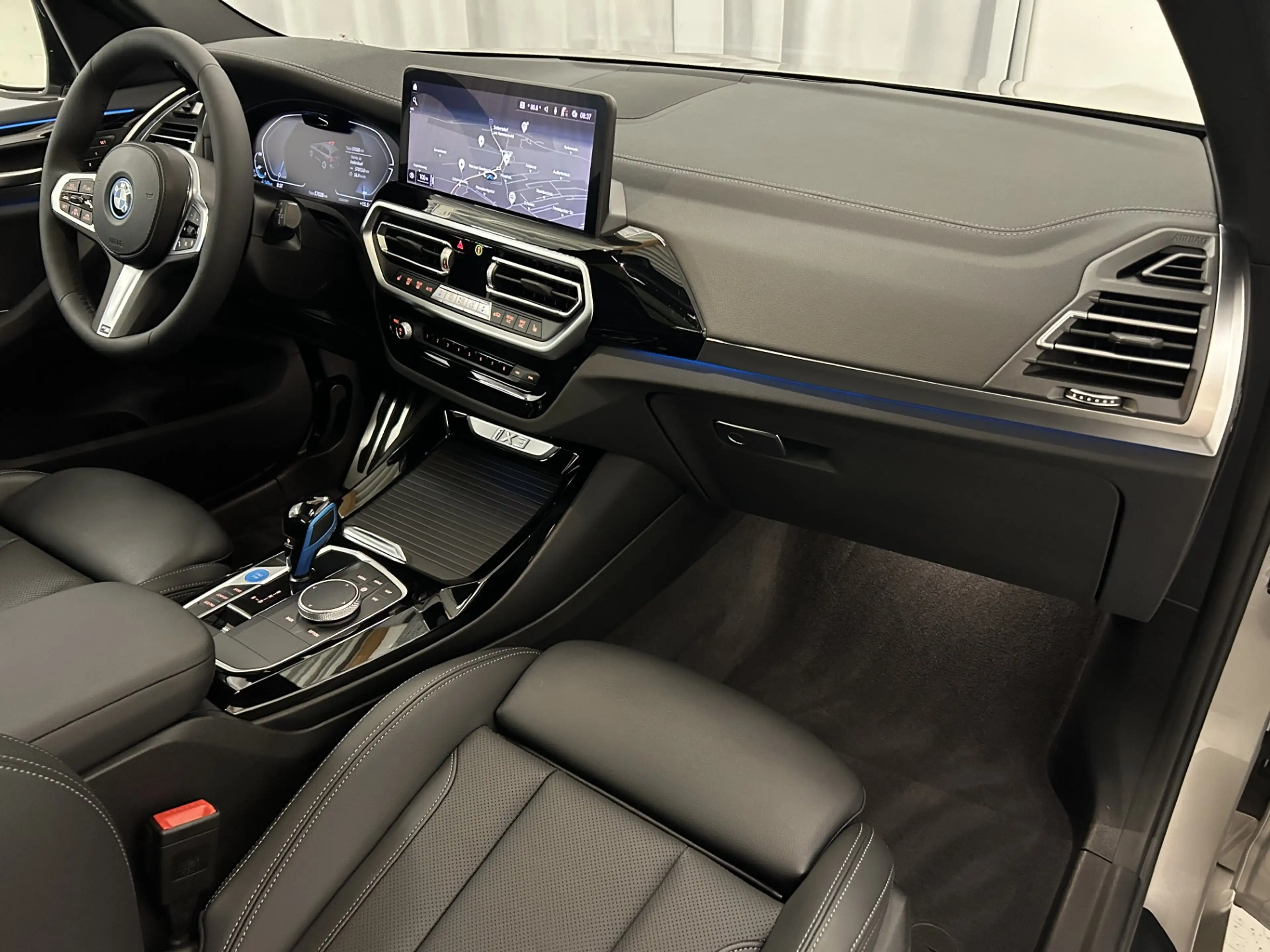 BMW iX3 *Inspiring* — photo 8