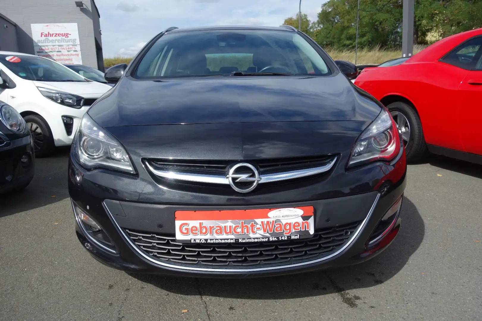 Opel Astra J Sports Tourer Exklusiv Schwarz - 2