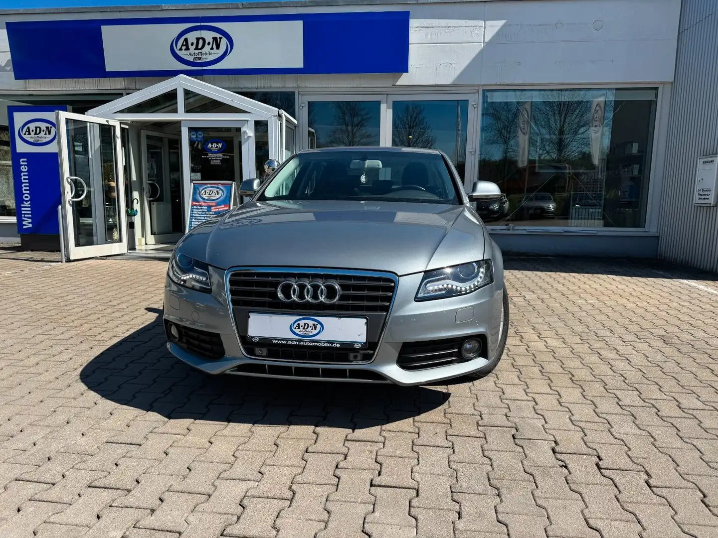 Audi A4 Lim. 1.8TFSI Automatik *erhöhter Ölverbrauch* Grau - 1