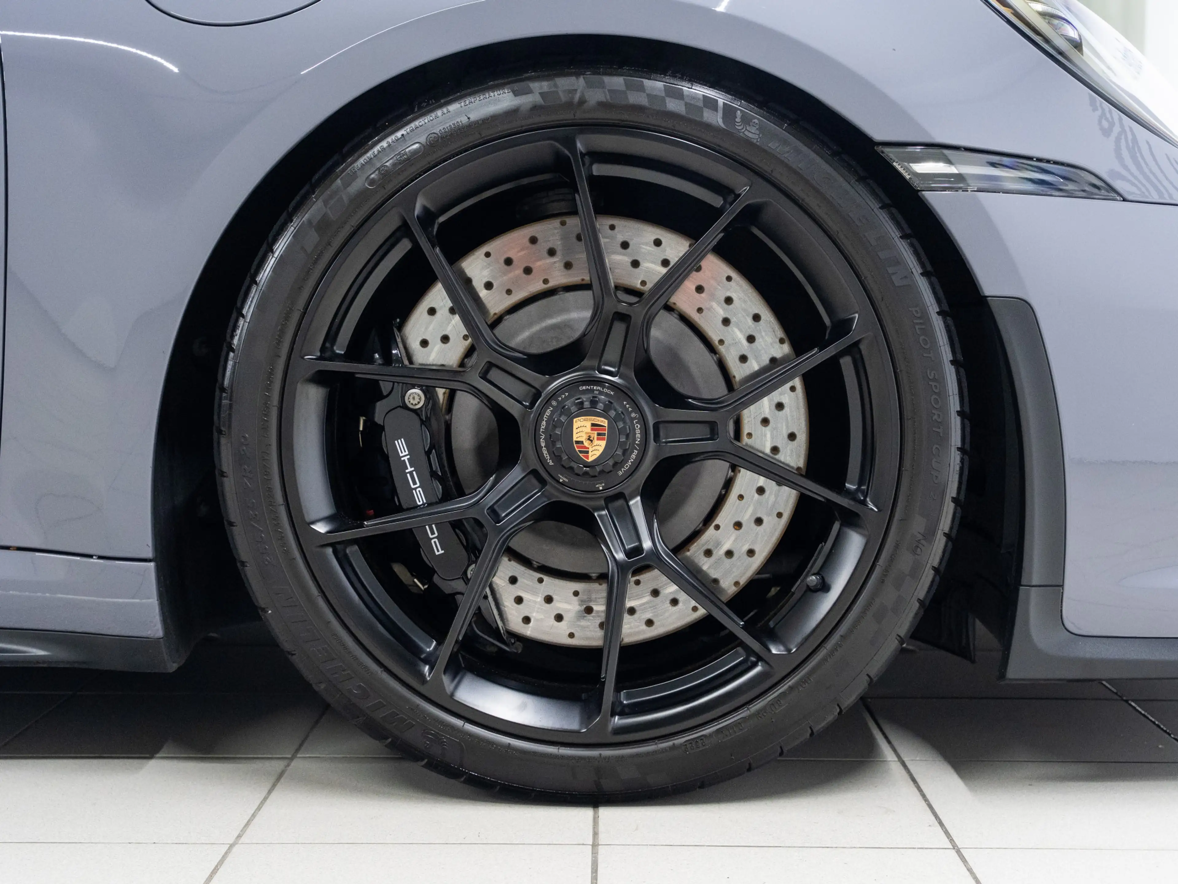 Porsche 992 GT3 Touring — photo 11