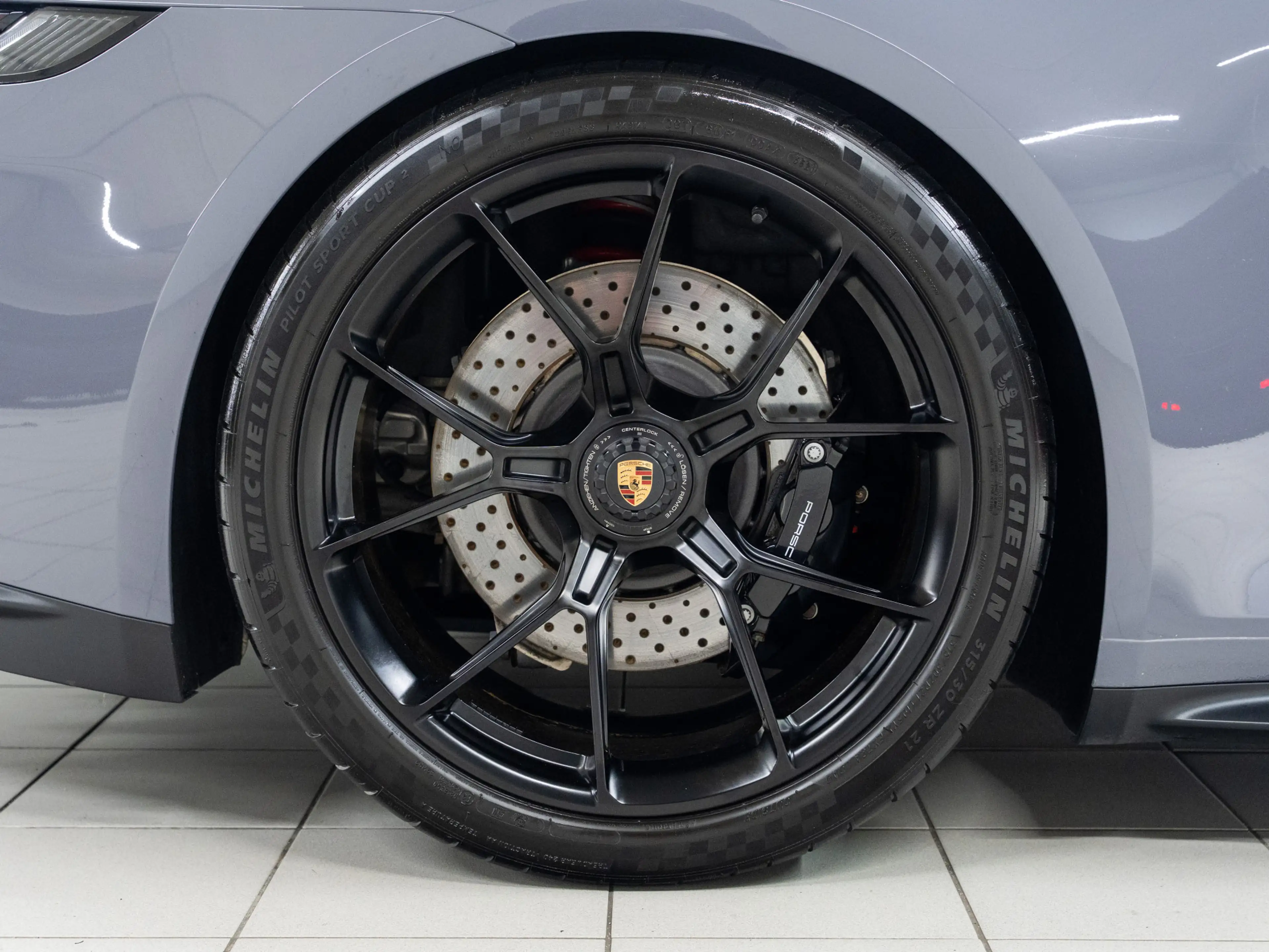 Porsche 992 GT3 Touring — photo 10
