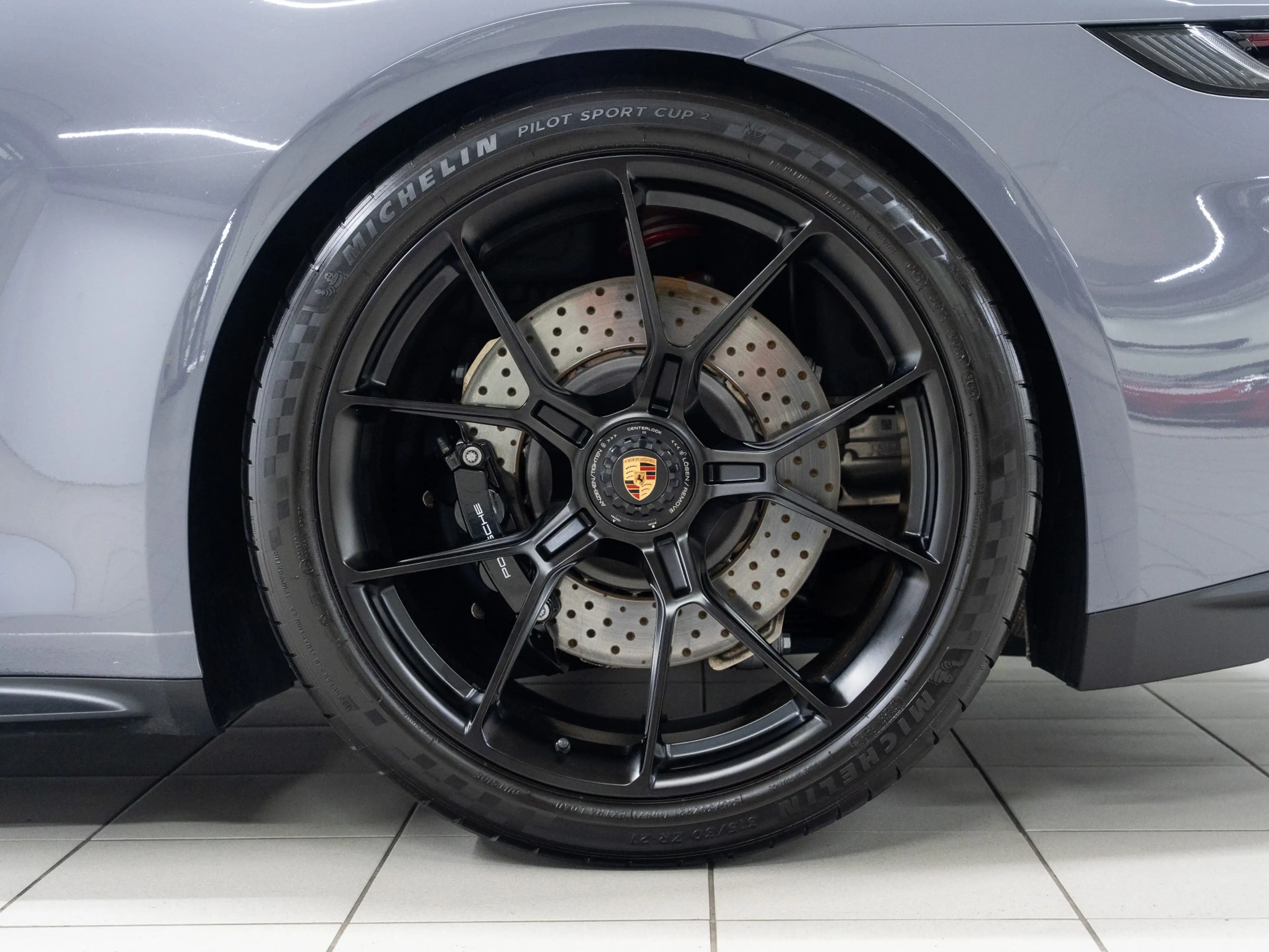 Porsche 992 GT3 Touring — photo 9