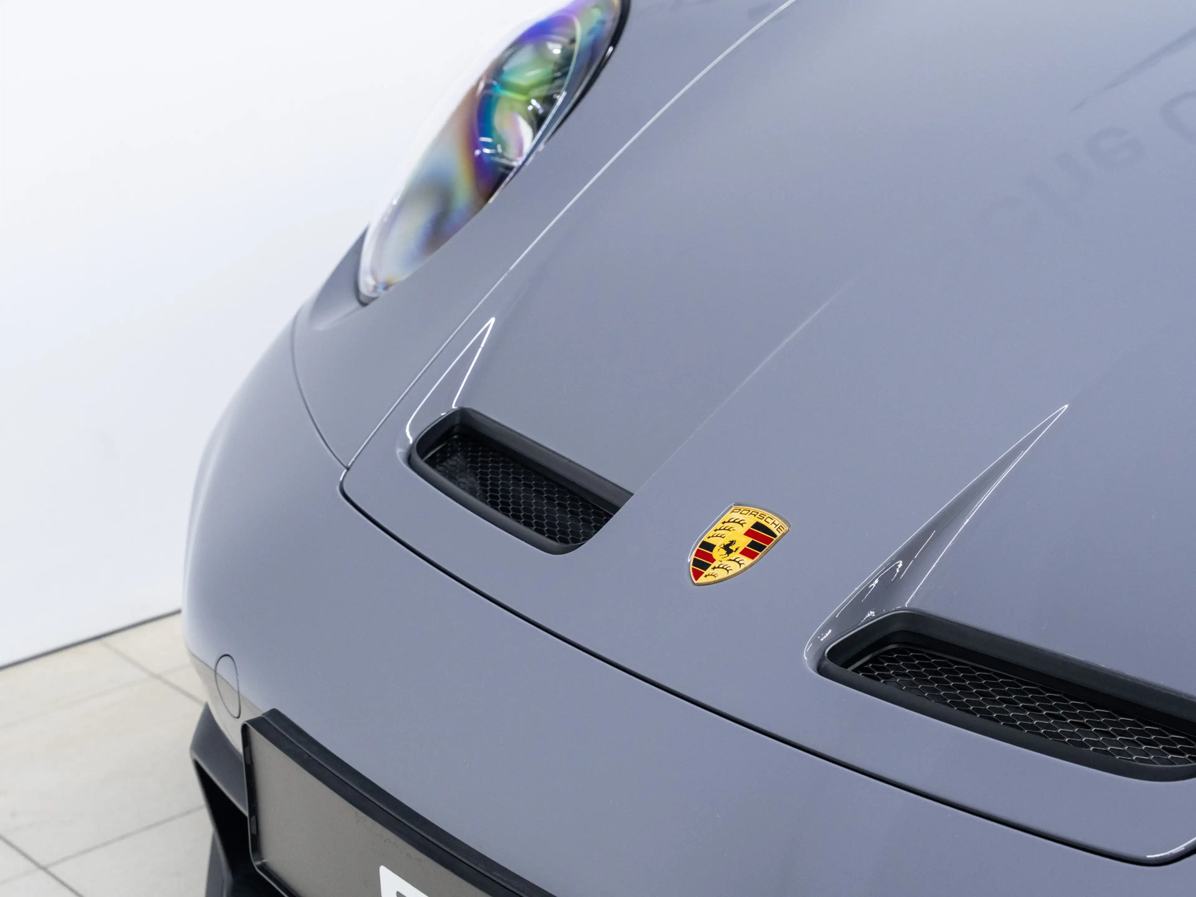 Porsche 992 GT3 Touring — photo 13