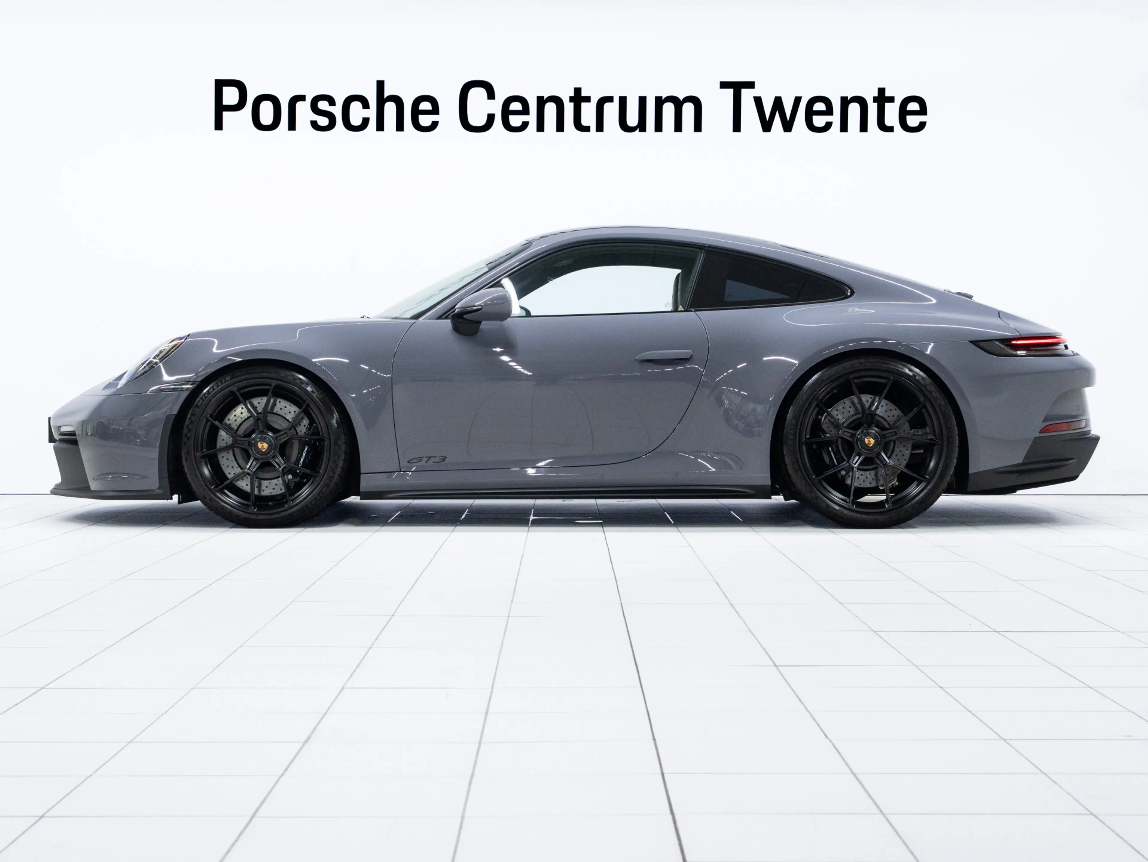 Porsche 992 GT3 Touring — photo 5