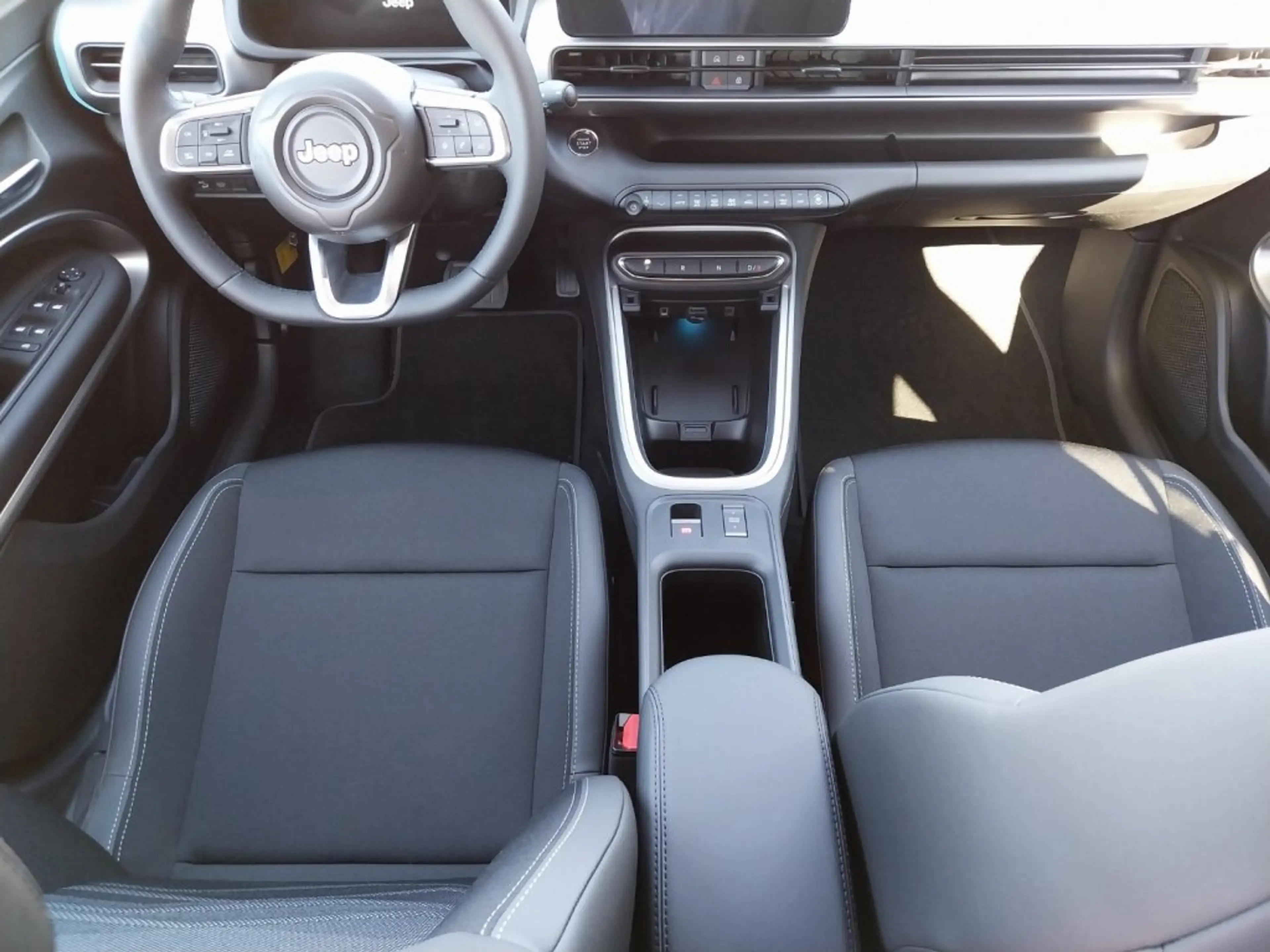 Jeep Avenger Summit MY26 Elektro 54 kWh 156PS — photo 11