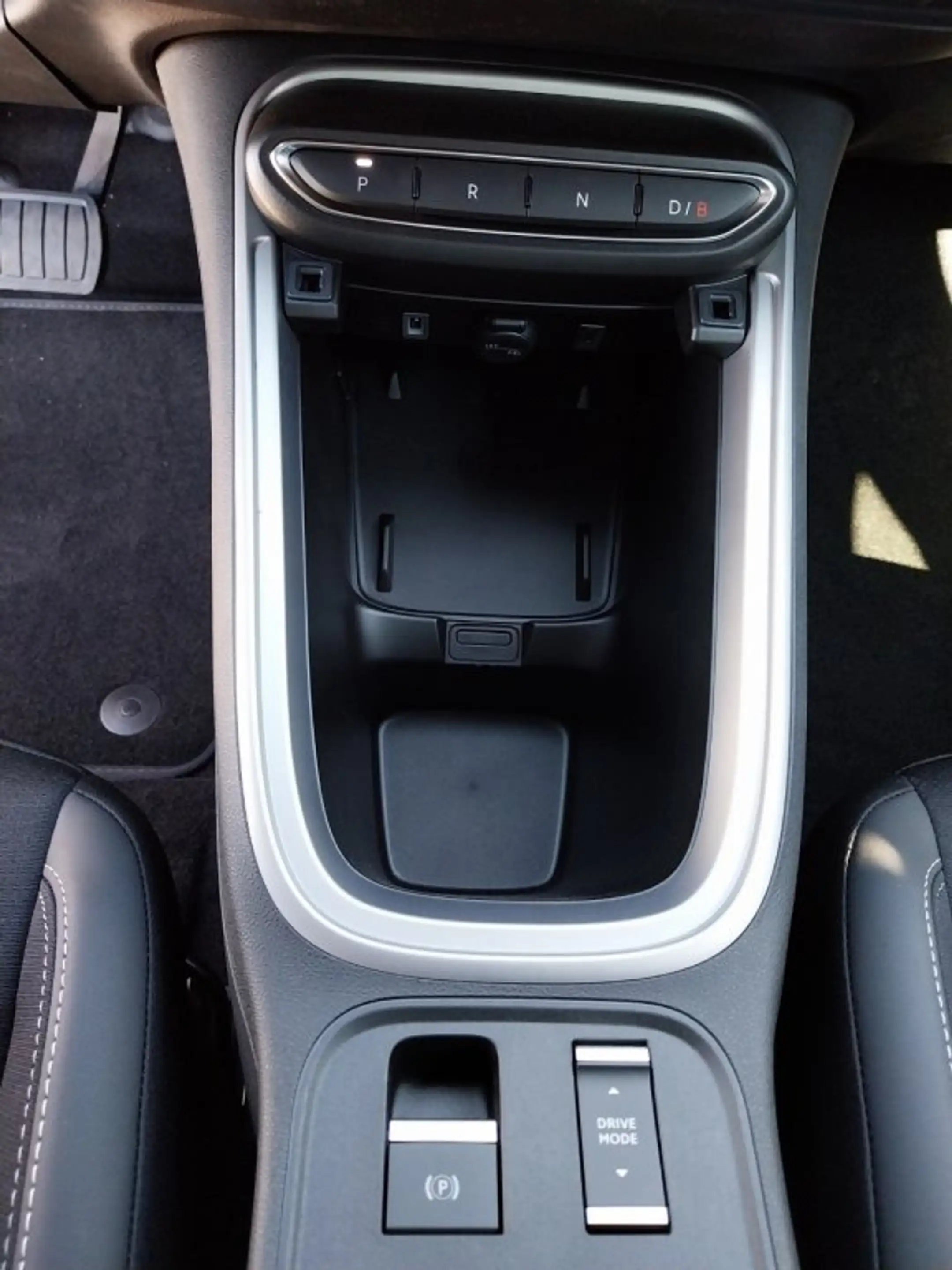 Jeep Avenger Summit MY26 Elektro 54 kWh 156PS — photo 21