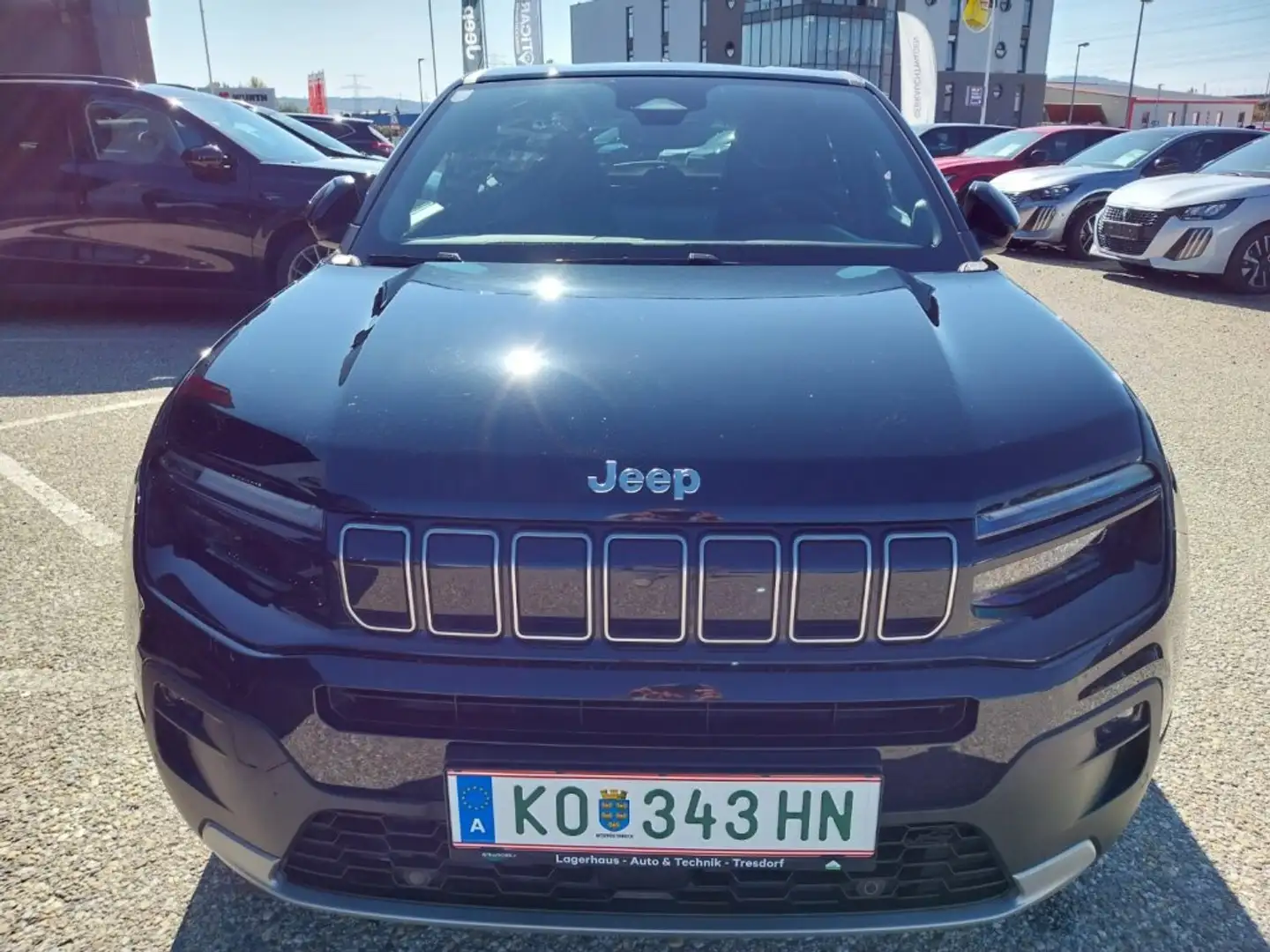 Jeep Avenger Summit MY26 Elektro 54 kWh 156PS Schwarz - 2