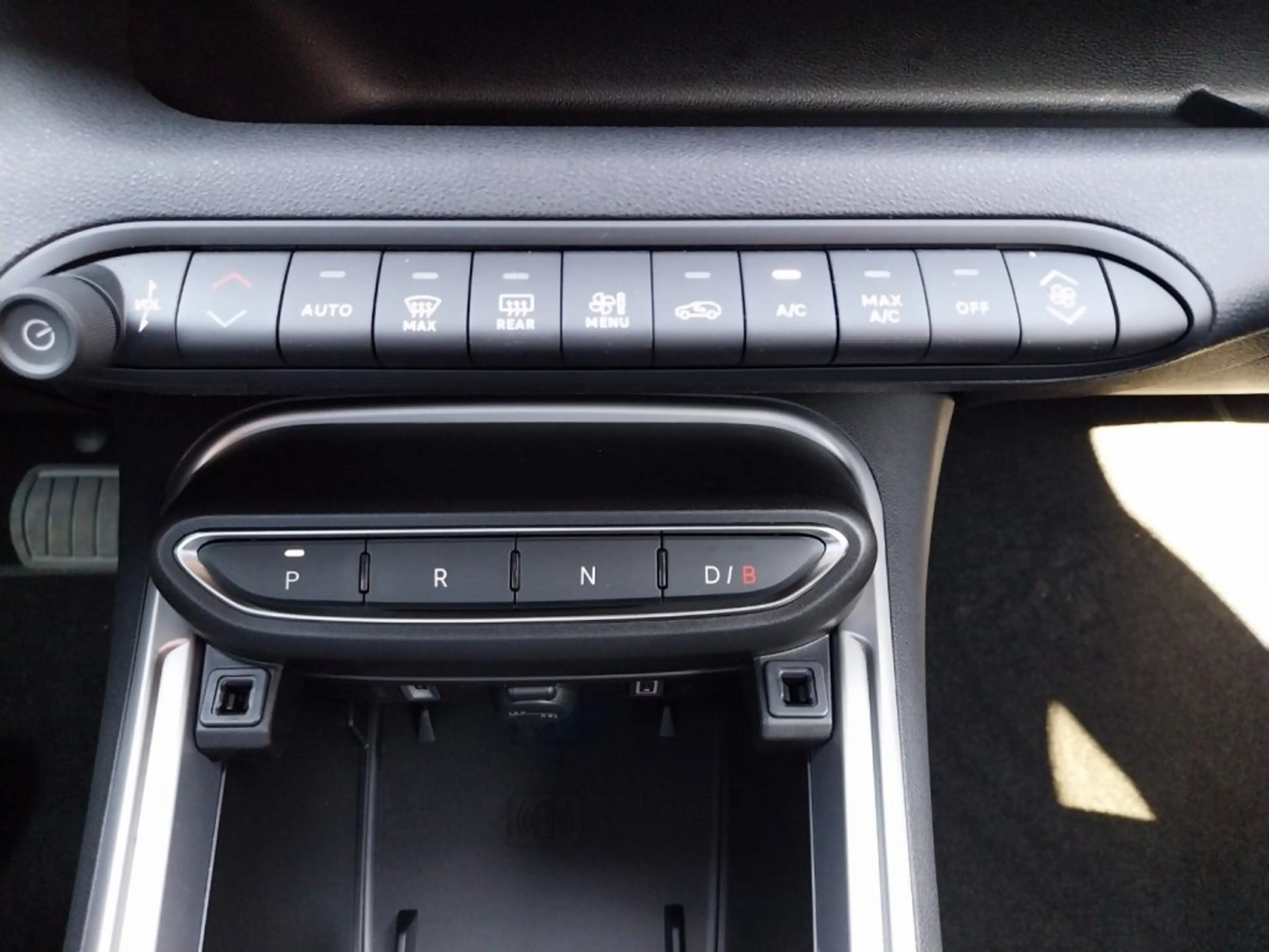Jeep Avenger Summit MY26 Elektro 54 kWh 156PS — photo 20