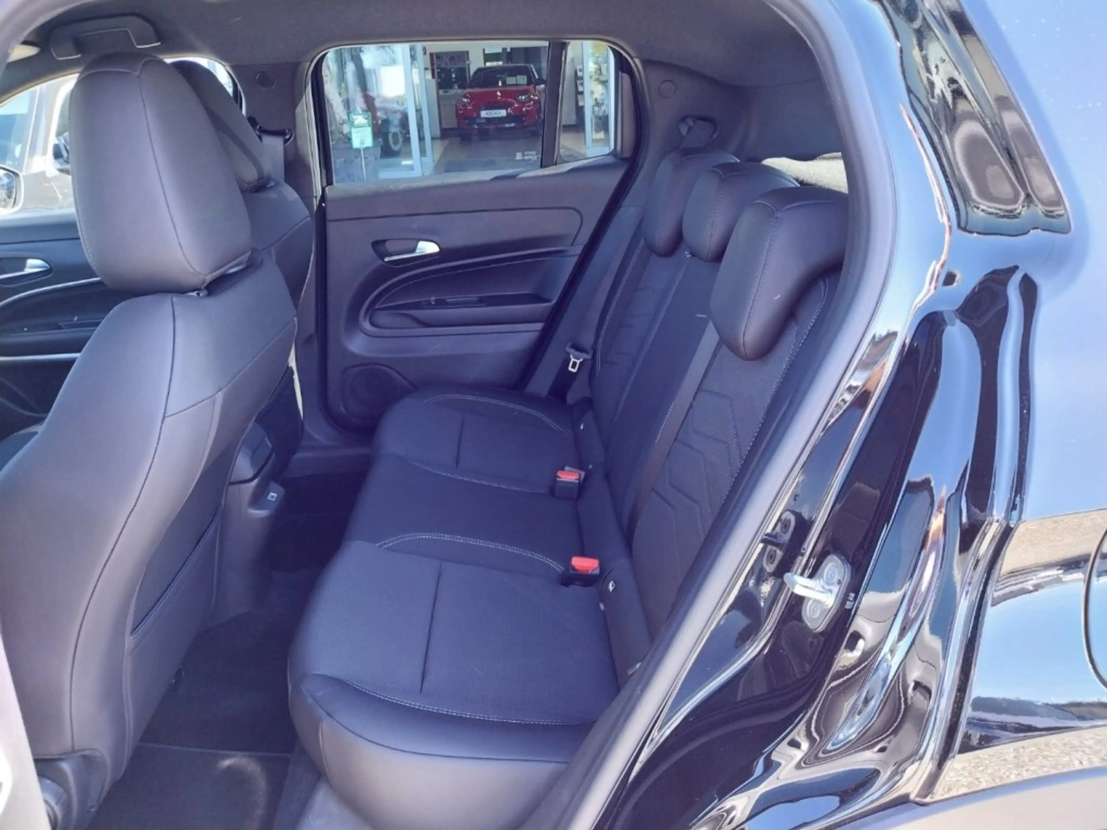 Jeep Avenger Summit MY26 Elektro 54 kWh 156PS — photo 23