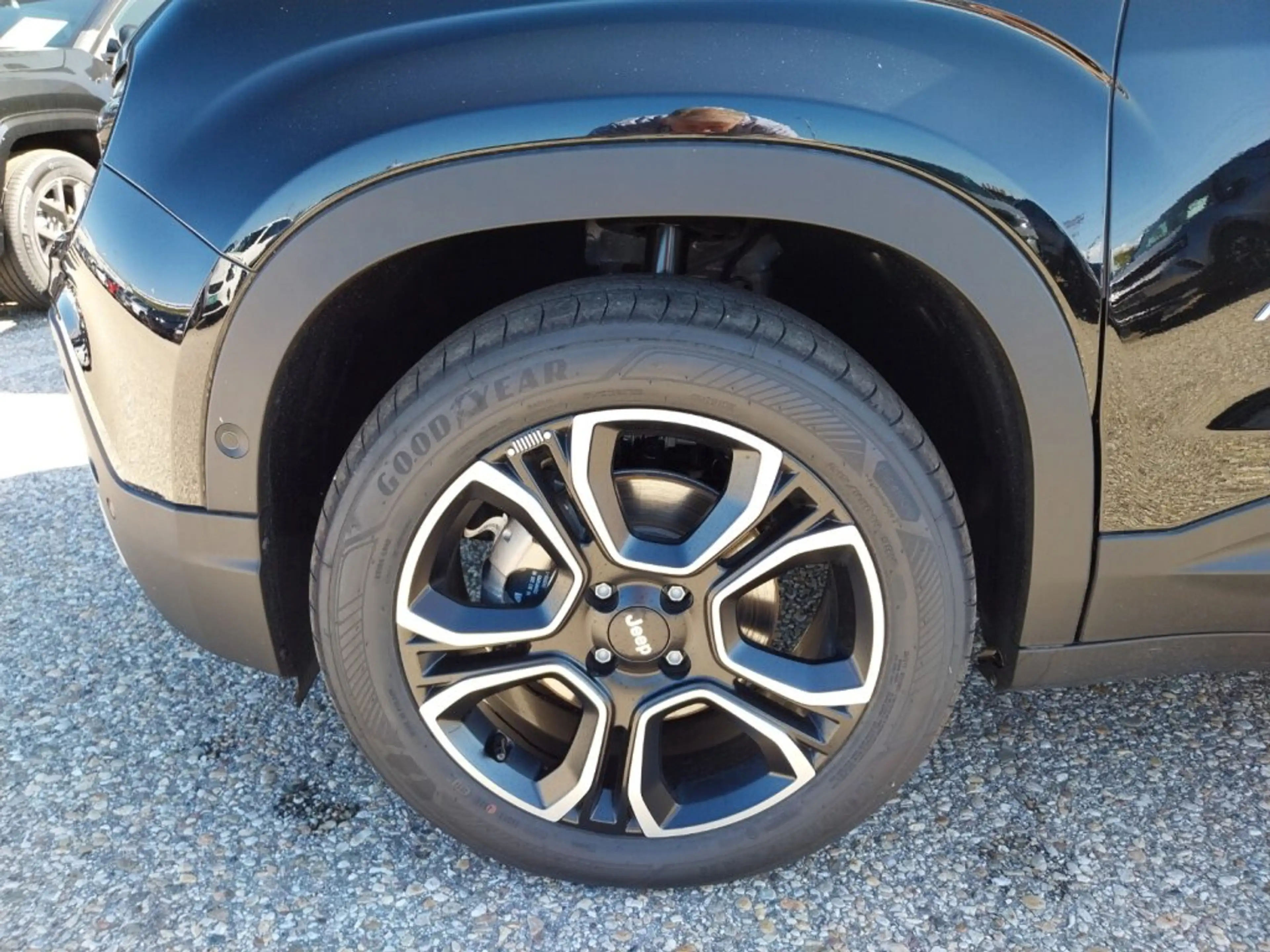 Jeep Avenger Summit MY26 Elektro 54 kWh 156PS — photo 4