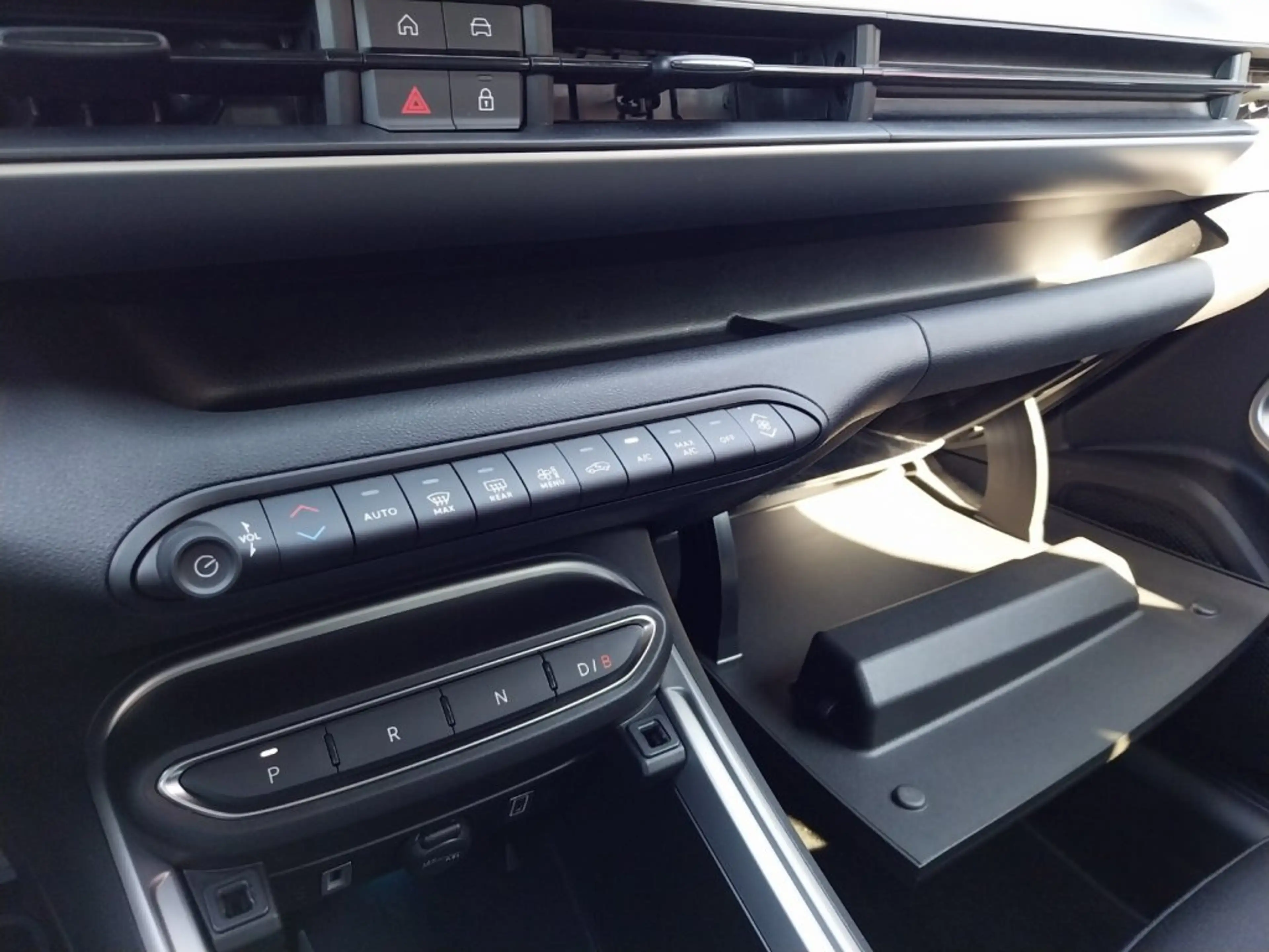 Jeep Avenger Summit MY26 Elektro 54 kWh 156PS — photo 19