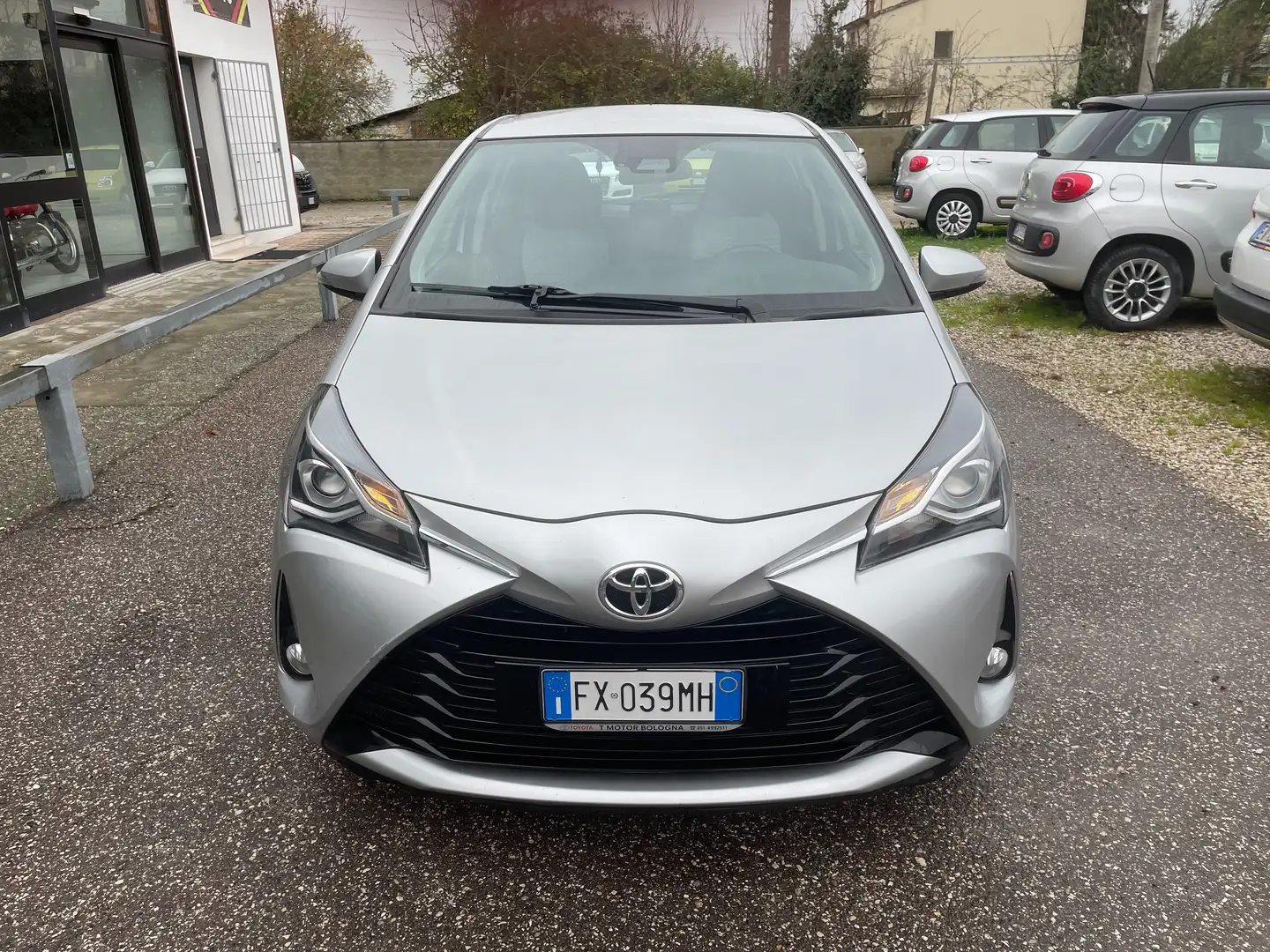 Toyota Yaris Yaris III 2017 5p 1.0 Business Argent - 2