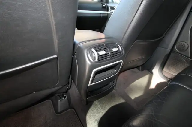 Porsche Cayenne view 8