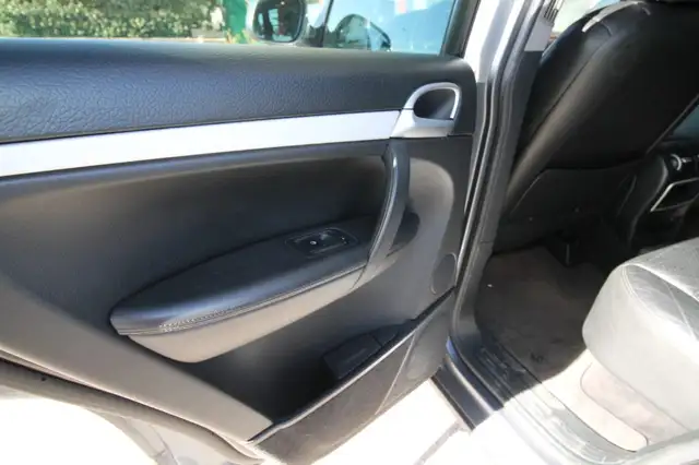 Porsche Cayenne view 7
