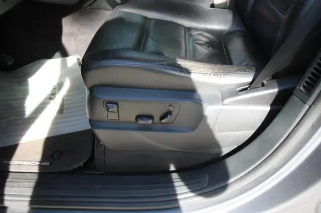 Porsche Cayenne view 11