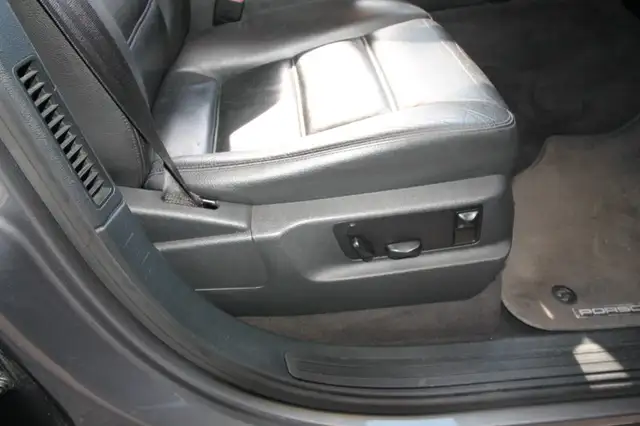 Porsche Cayenne view 13