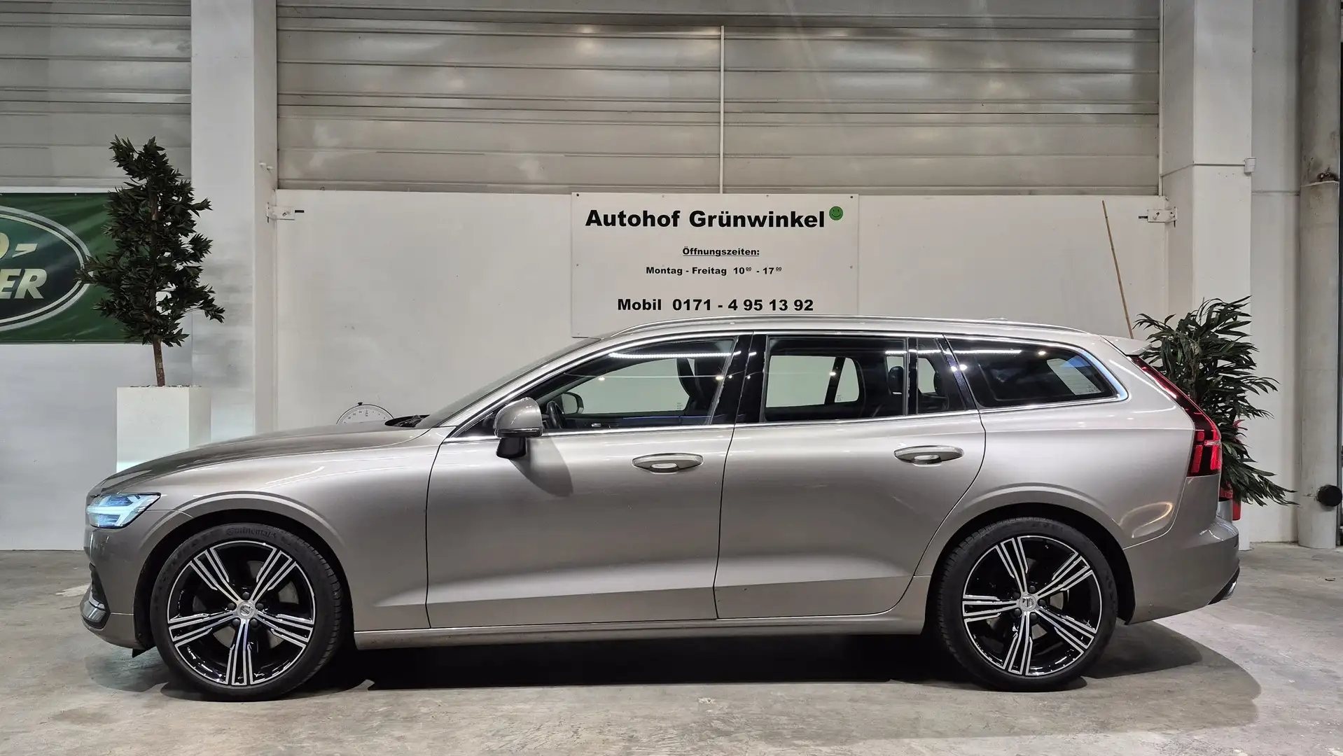 Volvo V60 D4 Inscription - PANO - neue Inspektion + GARANTIE Braun - 2