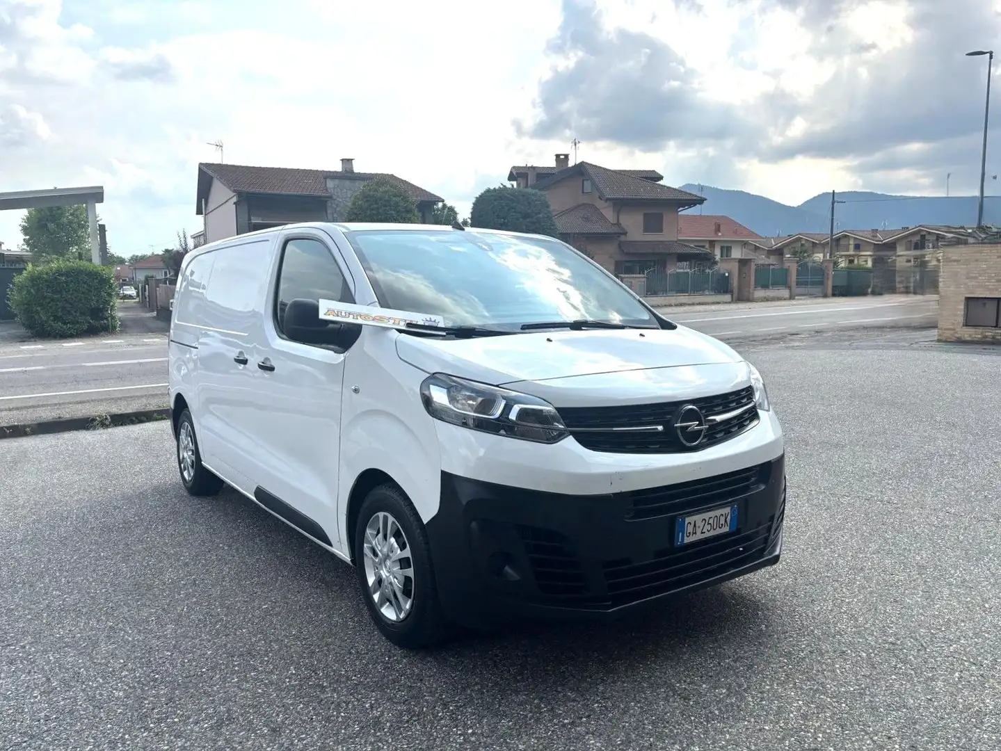 Opel Vivaro 1.5 Diesel 120cv Furgone 3 Posti Blanco - 2