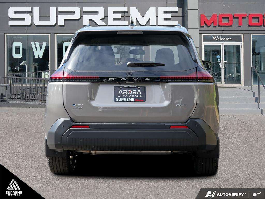 2026 Toyota RAV4 XLE / CLEAN CARFAX / LEATHER / ALLOYS /CARPLAY/BSM — снимка 5