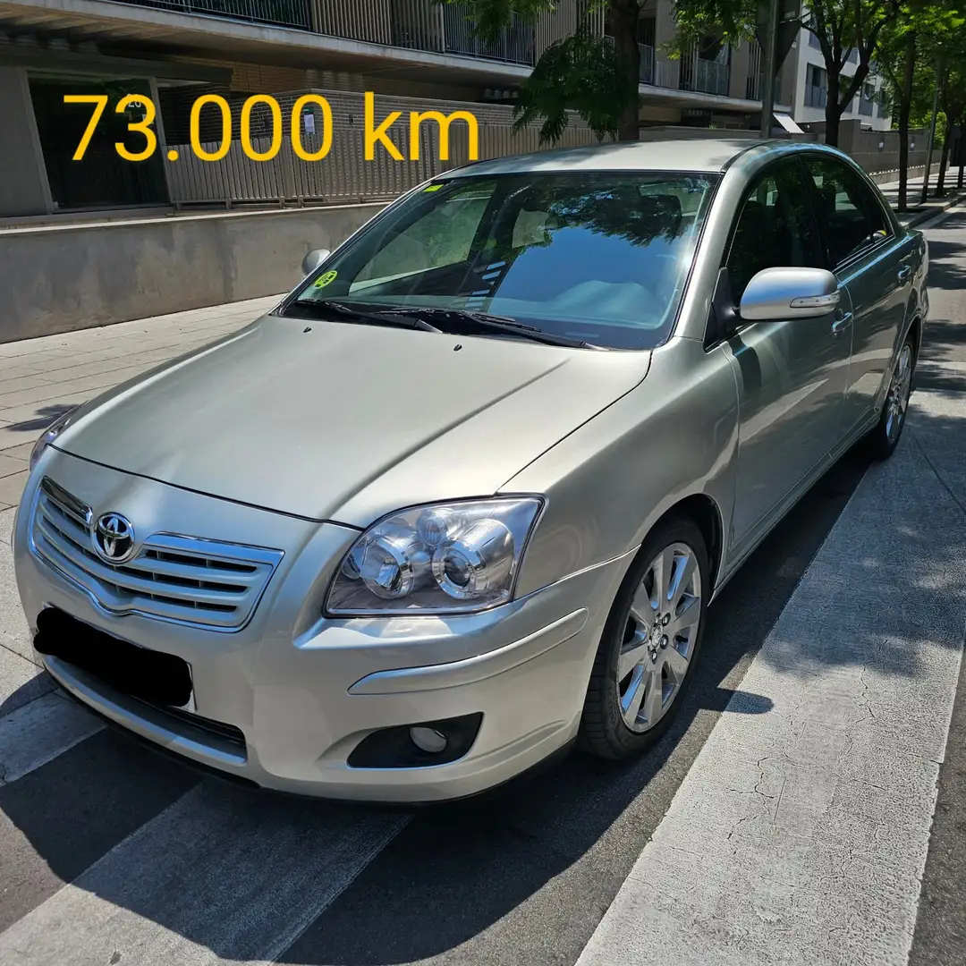 Toyota Avensis 2.0D-4D Executive - 1