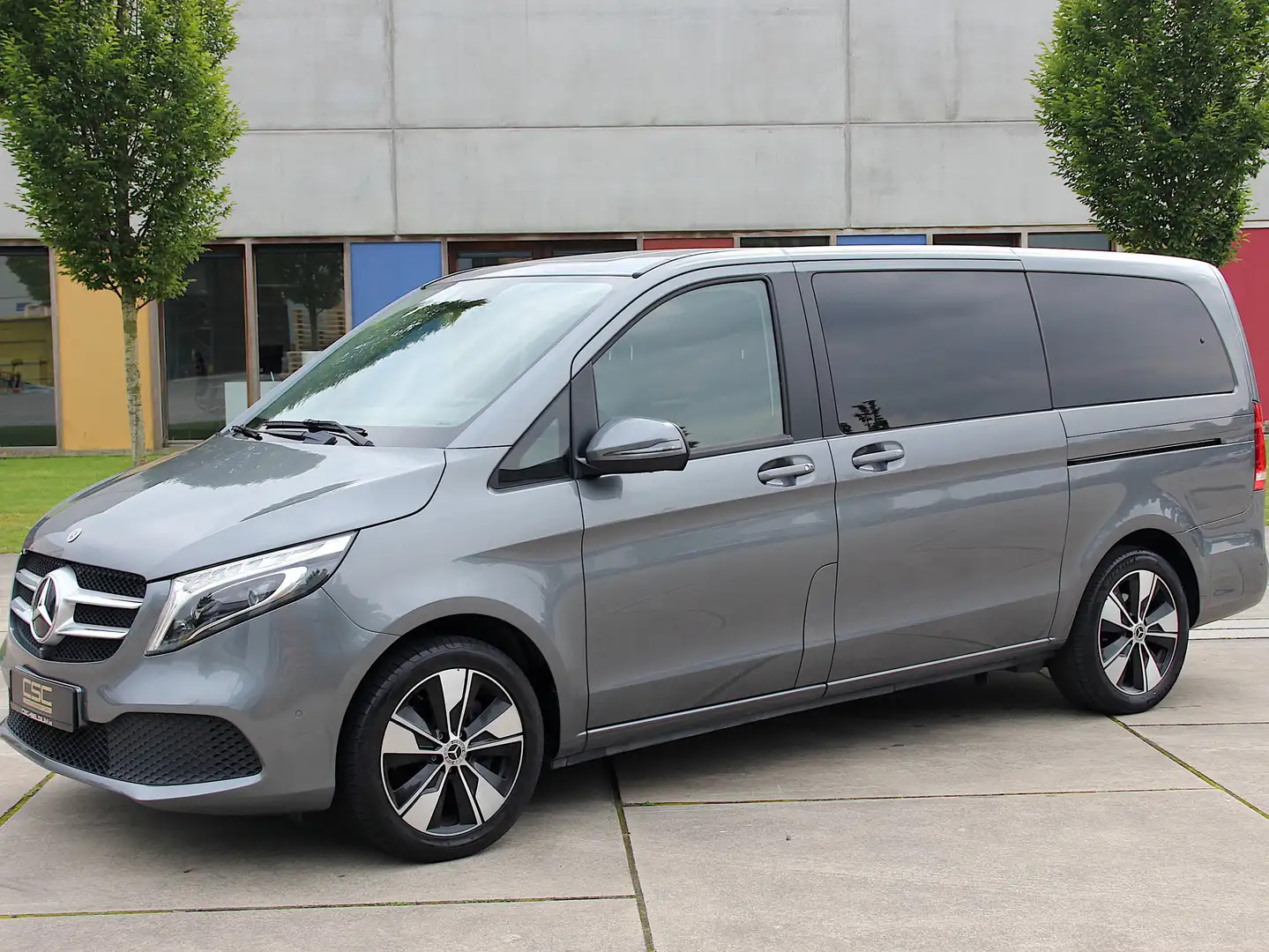 Mercedes-Benz V 300 d LWB Avantgarde Gris - 1