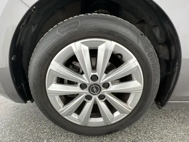 Opel Astra view 10