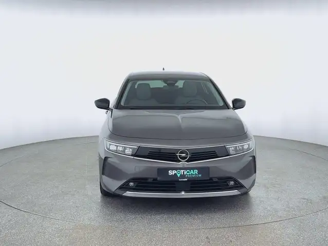 Opel Astra view 2