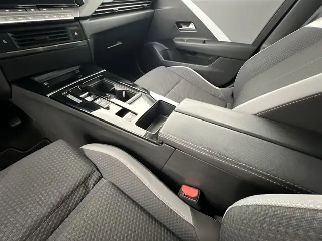 Opel Astra view 14