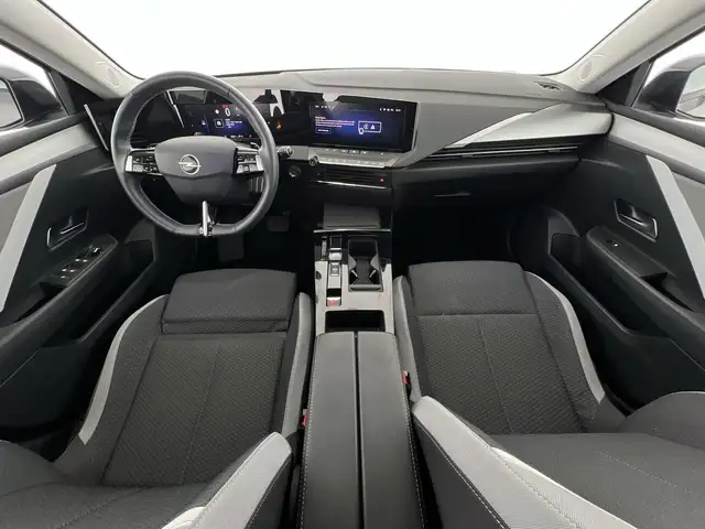 Opel Astra view 6
