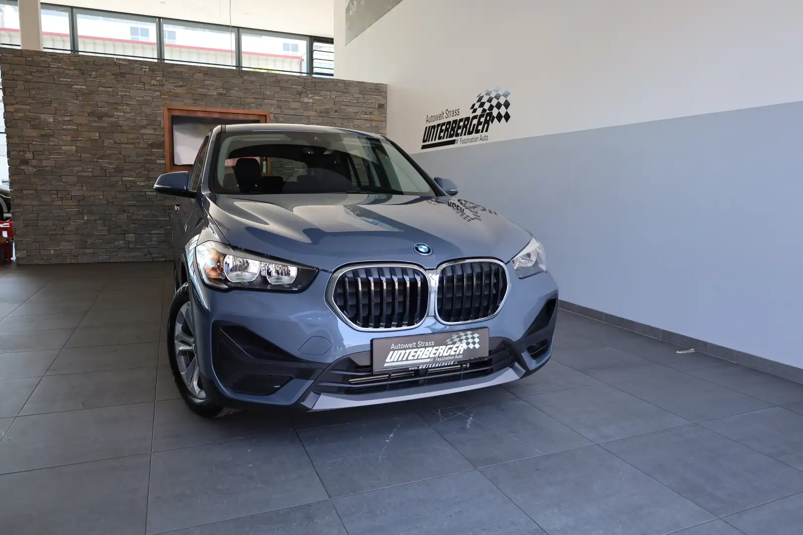 BMW X1 xDrive25e Advantage DAB Navi Tempomat Shz - 2