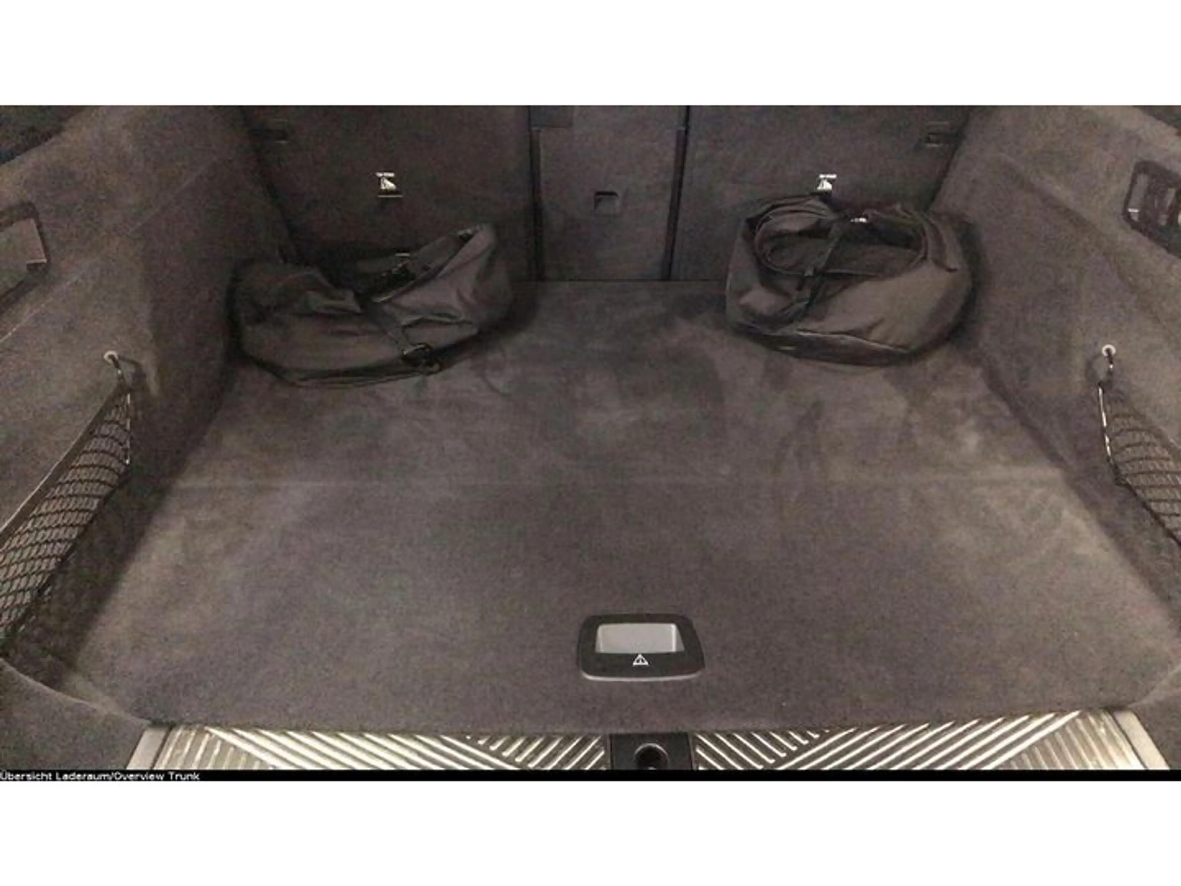 BMW i5 Touring 40 e M Sport Pro PANO+B&W+AHK — photo 7