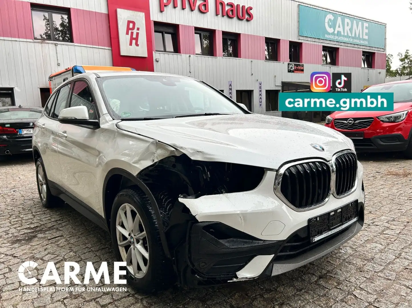 BMW X1 sDrive 18 i Advantage Automatik Weiß - 1
