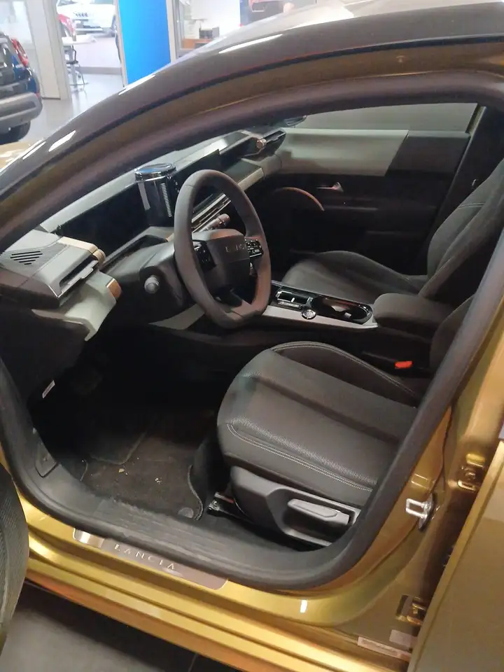Lancia Ypsilon 2025