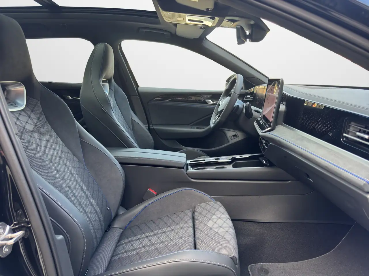 Volkswagen Passat Variant 2.0 TDI DSG 4M R-Line 14