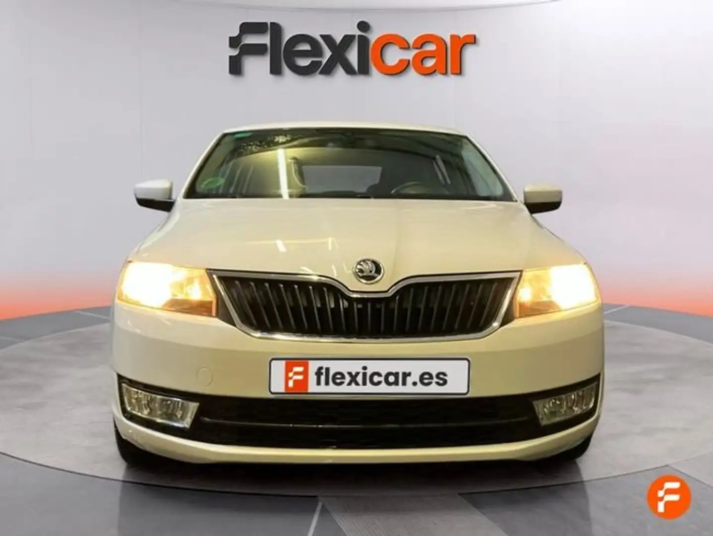 Skoda Rapid/Spaceback 1.4 TDI CR 90cv Active Spaceback Blanco - 2