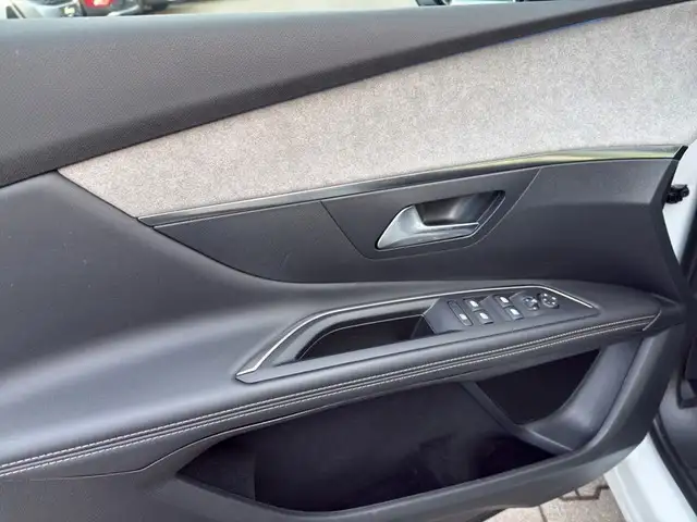 Peugeot 3008 view 14