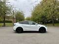 Tesla Model Y Long Range Dual Motor AWD *** Like New *** Blanc - thumbnail 6