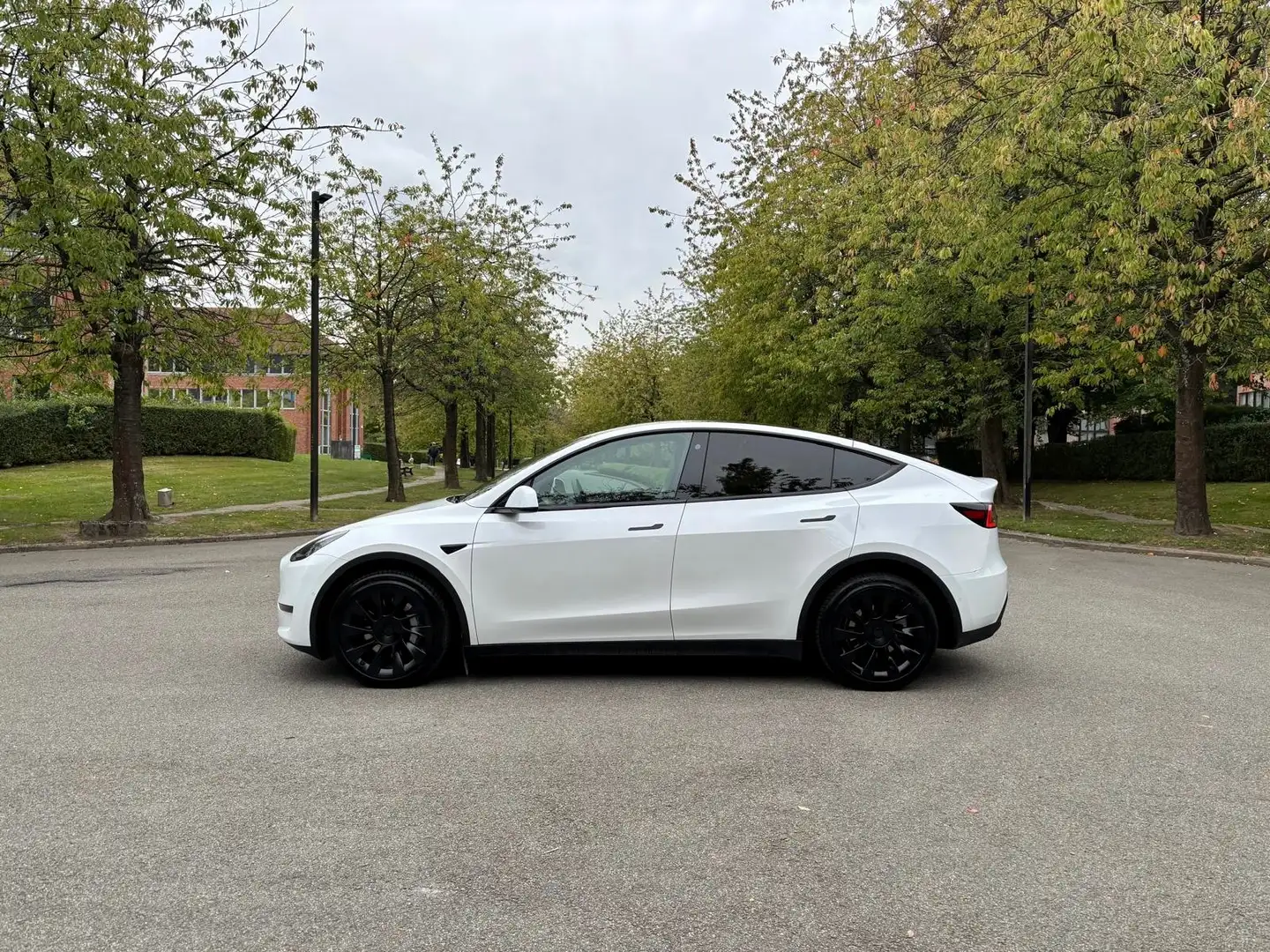 Tesla Model Y Long Range Dual Motor AWD *** Like New *** Blanc - 1